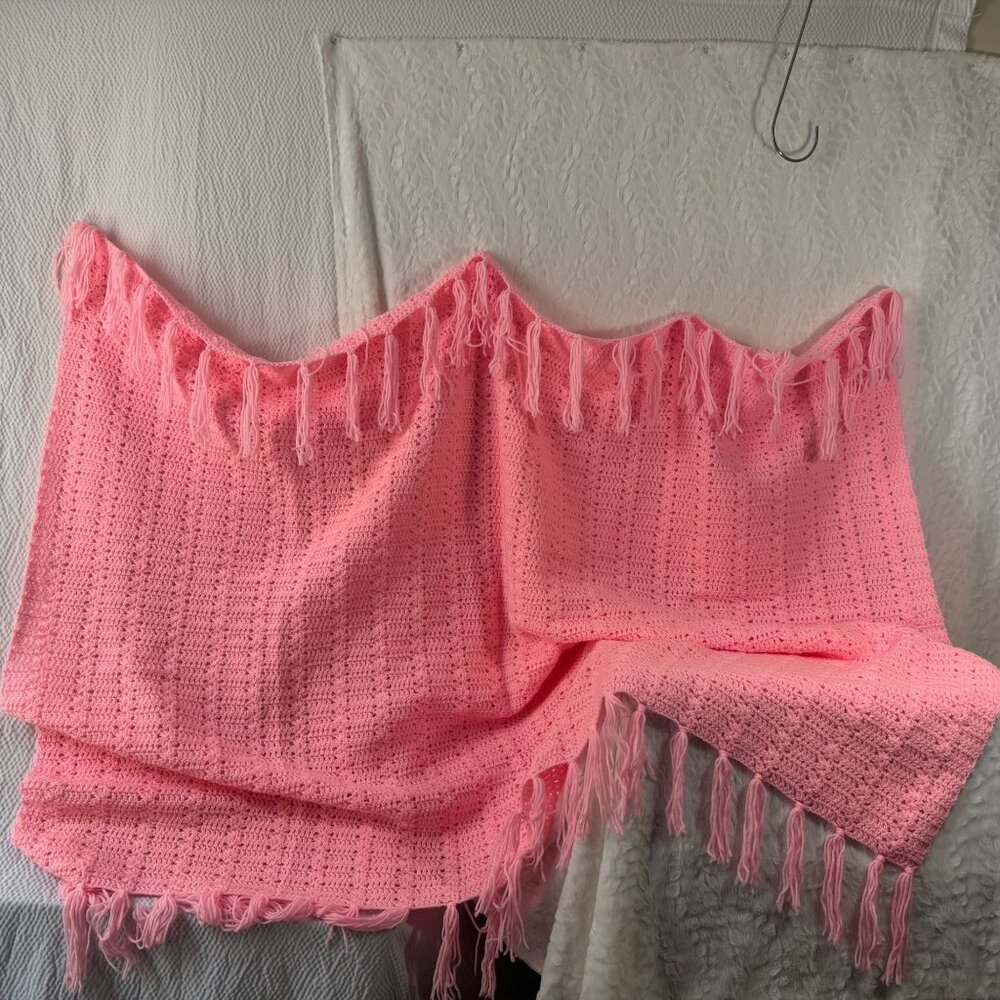 Handmade Crocheted Pink Blanket Afghan Grannycore Throw fringe 60x80 New
